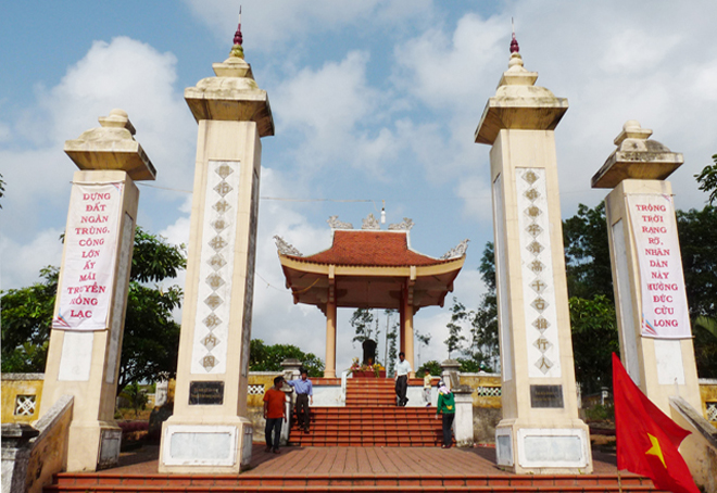 Nguyen Huu Canh Temple