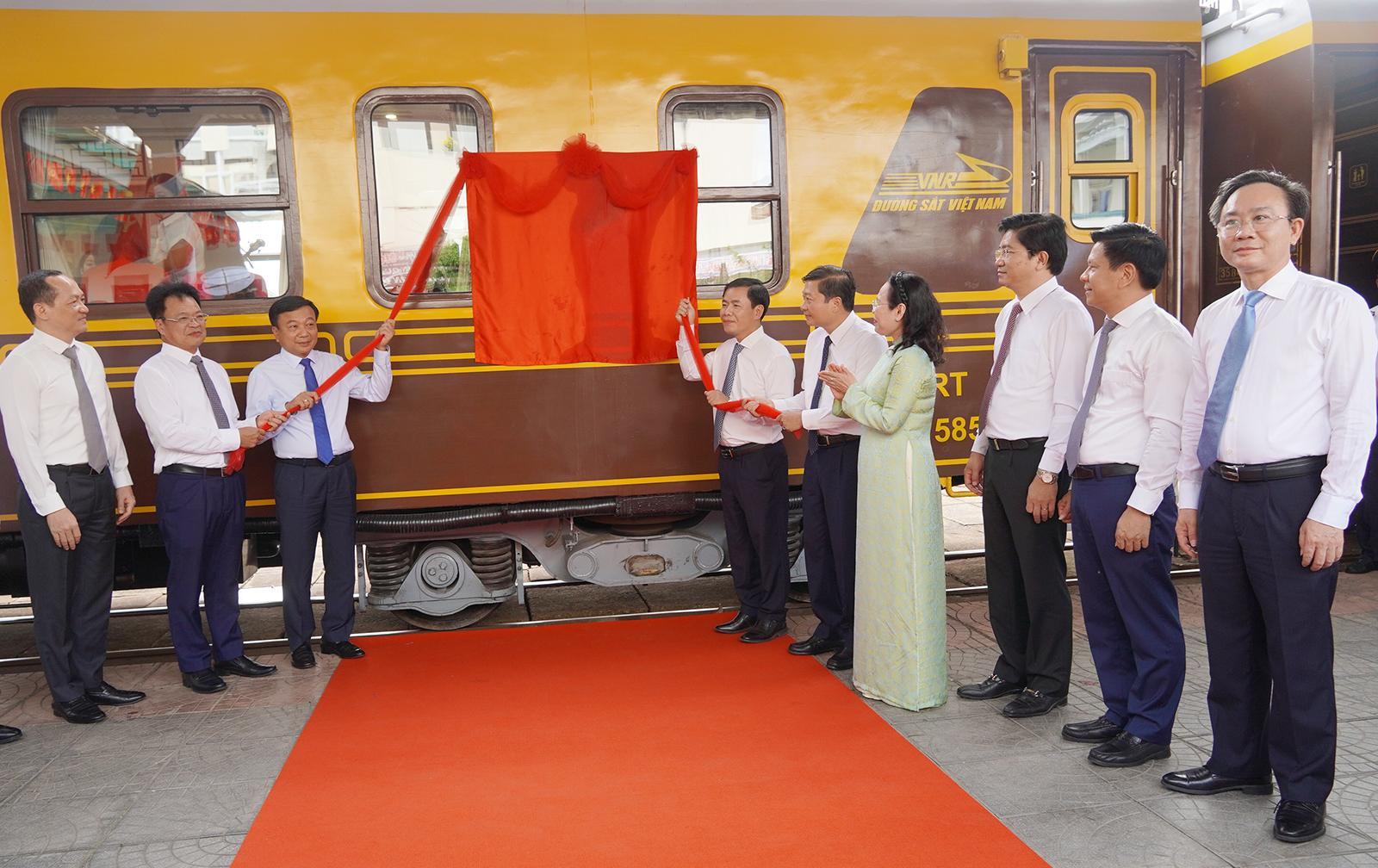 Launch of “Phong Nha - Hue Imperial City: World Heritage Journey” tourist train